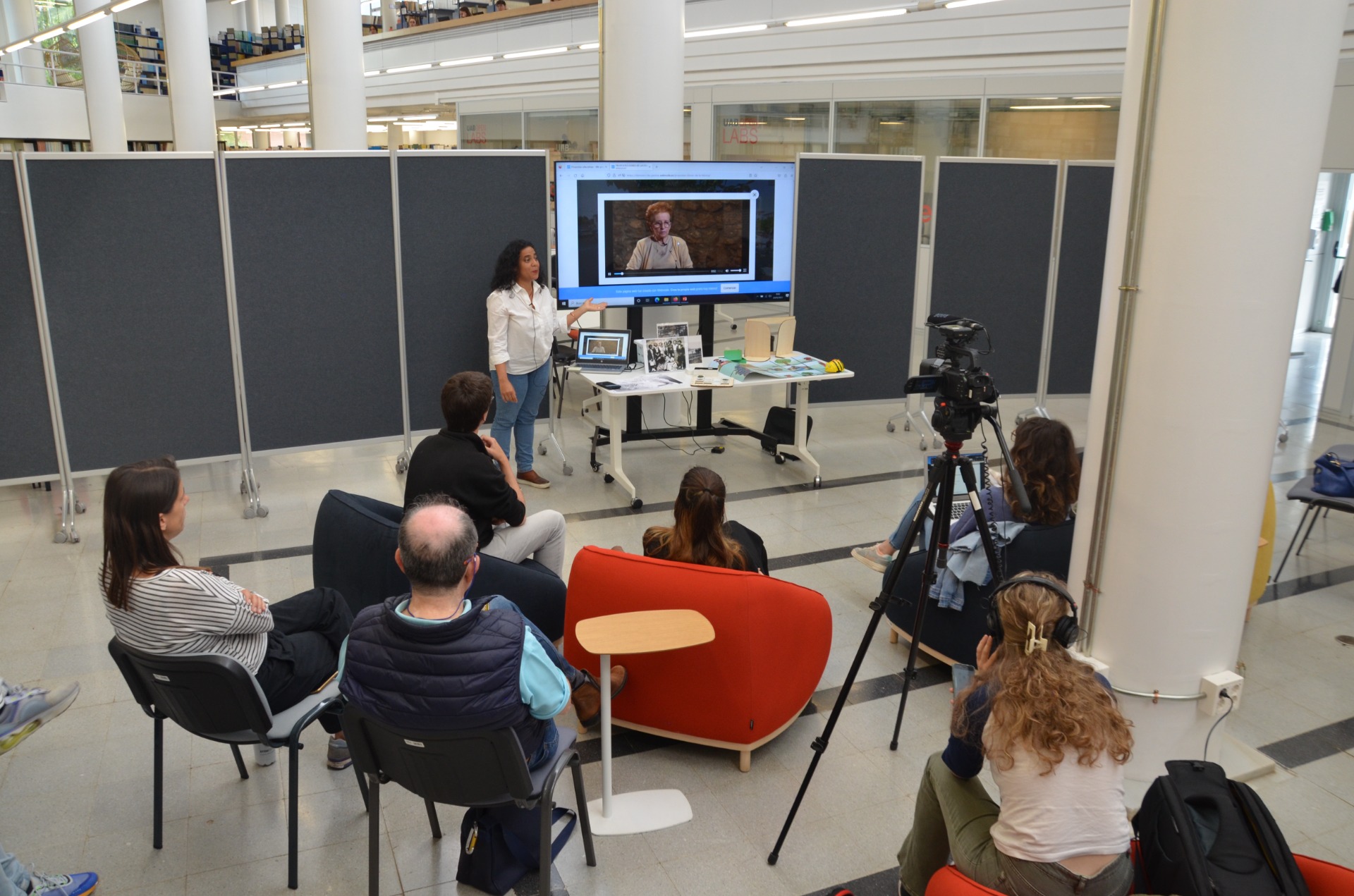 Presentación de propuestas digitales en la UAB